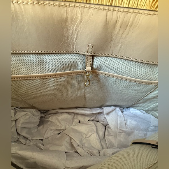 NWT Kate Spade Hallie Garden Way Sequin Raffia Tote Bag With PomPom - Picture 7 of 10